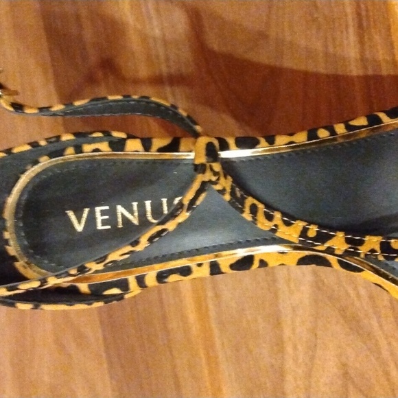 Venus Heels - Picture 3 of 7